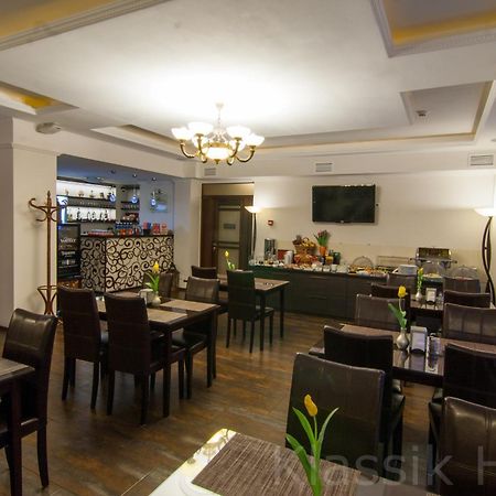 Klassik Hotel Chisinau Bagian luar foto