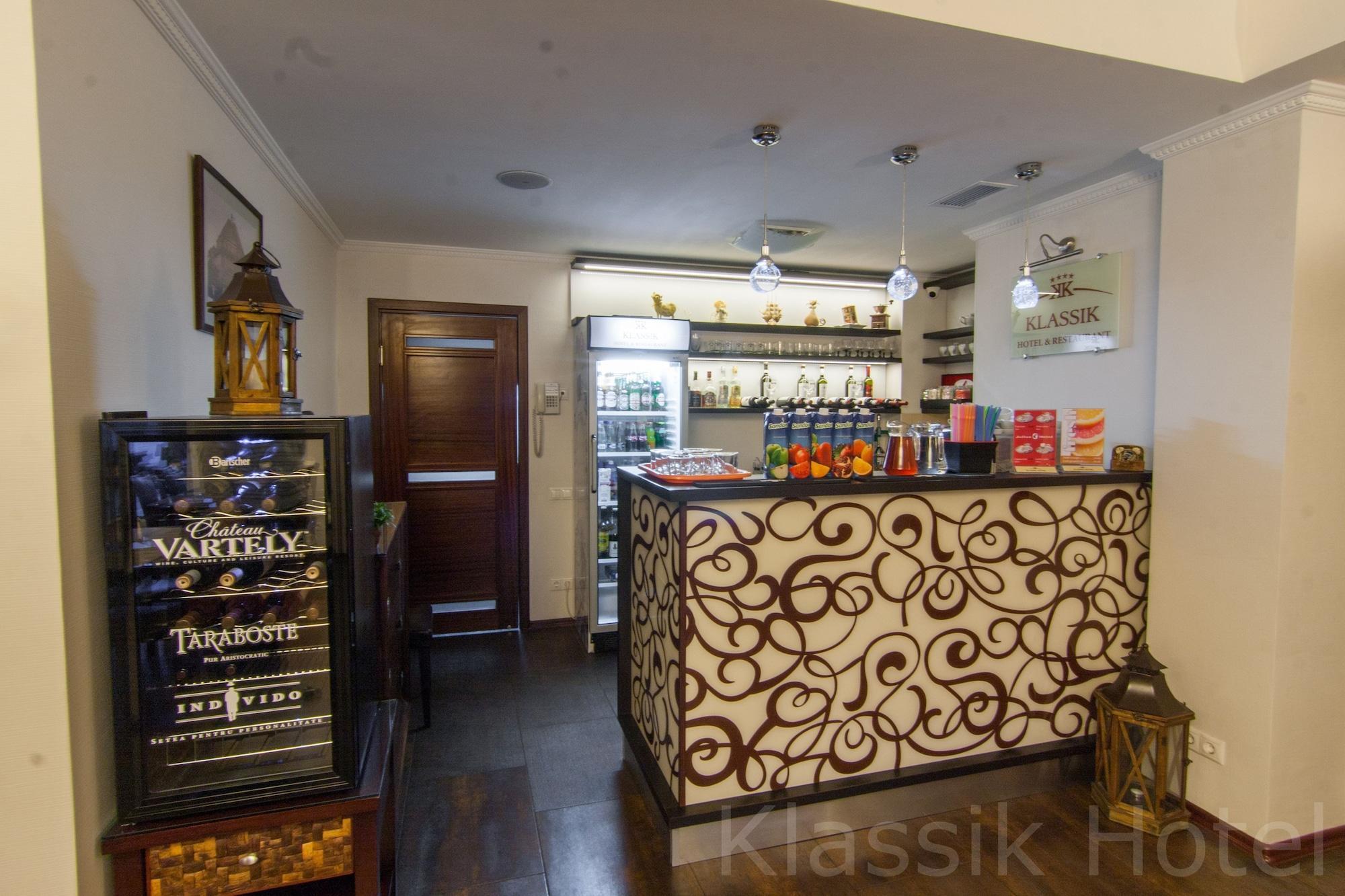 Klassik Hotel Chisinau Bagian luar foto