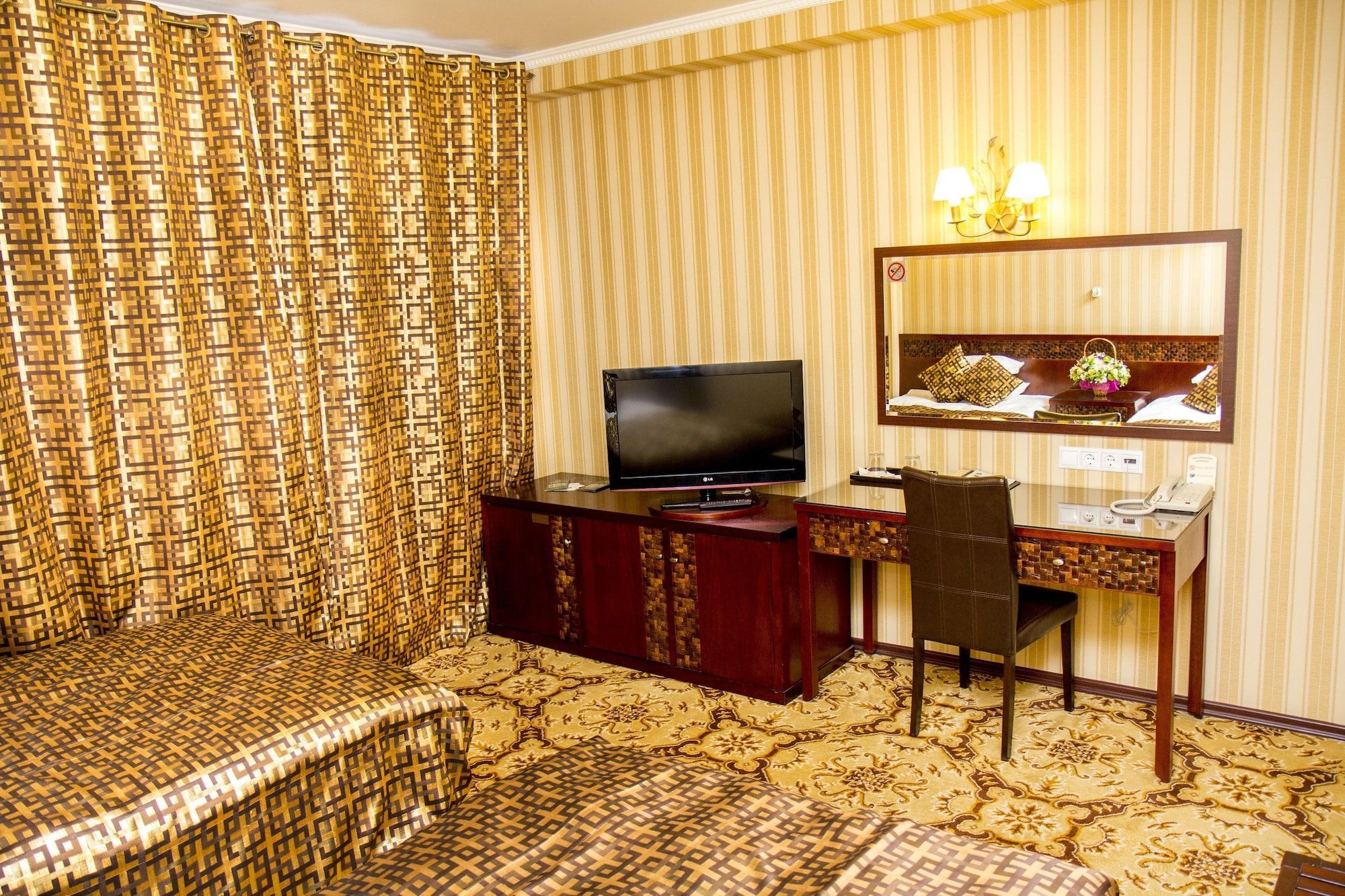 Klassik Hotel Chisinau Bagian luar foto