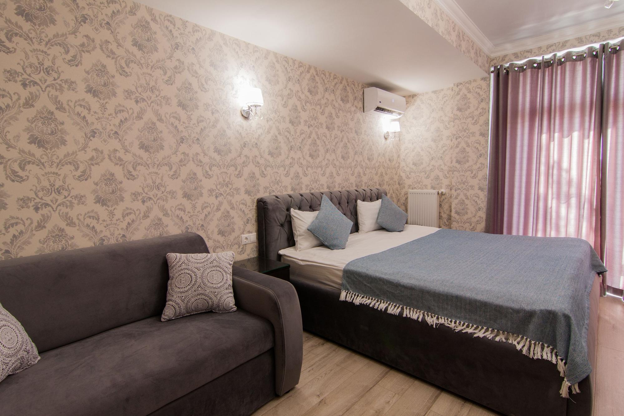 Klassik Hotel Chisinau Bagian luar foto