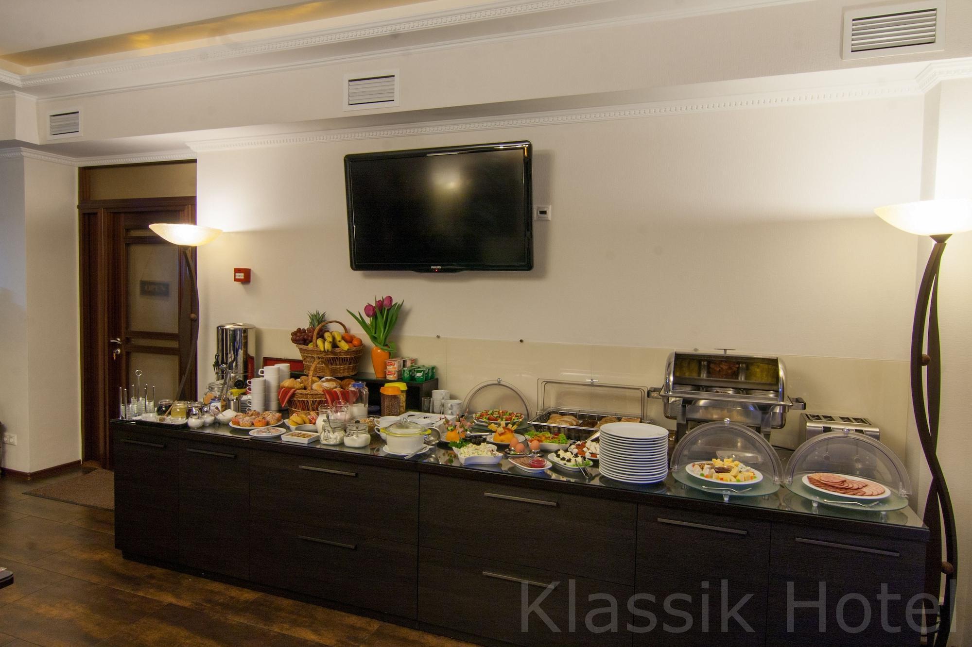 Klassik Hotel Chisinau Bagian luar foto