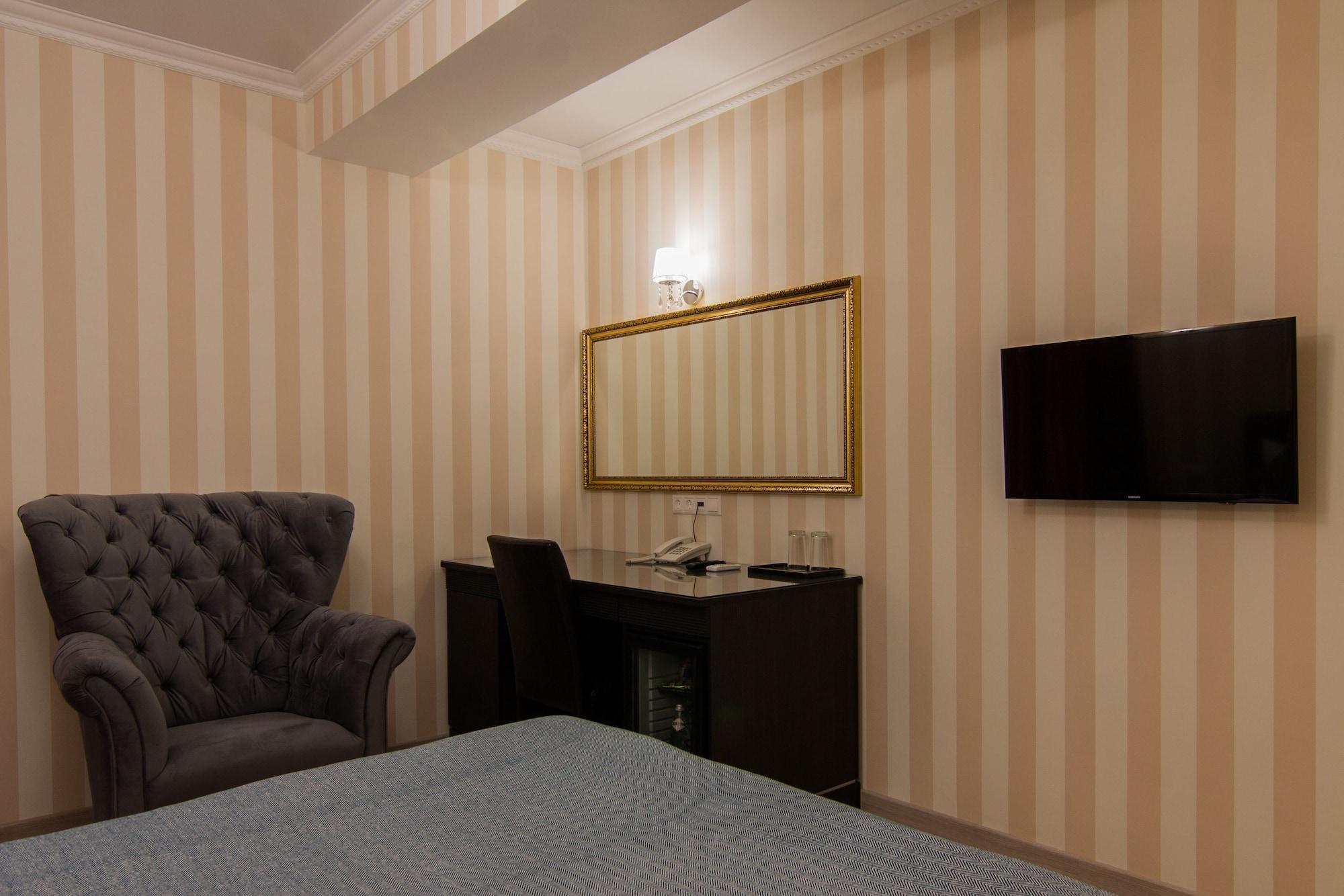 Klassik Hotel Chisinau Bagian luar foto