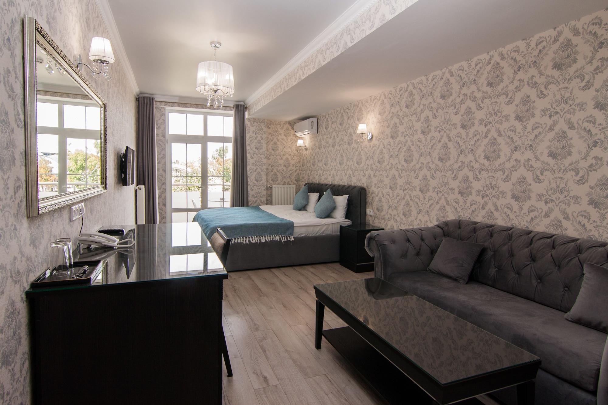 Klassik Hotel Chisinau Bagian luar foto