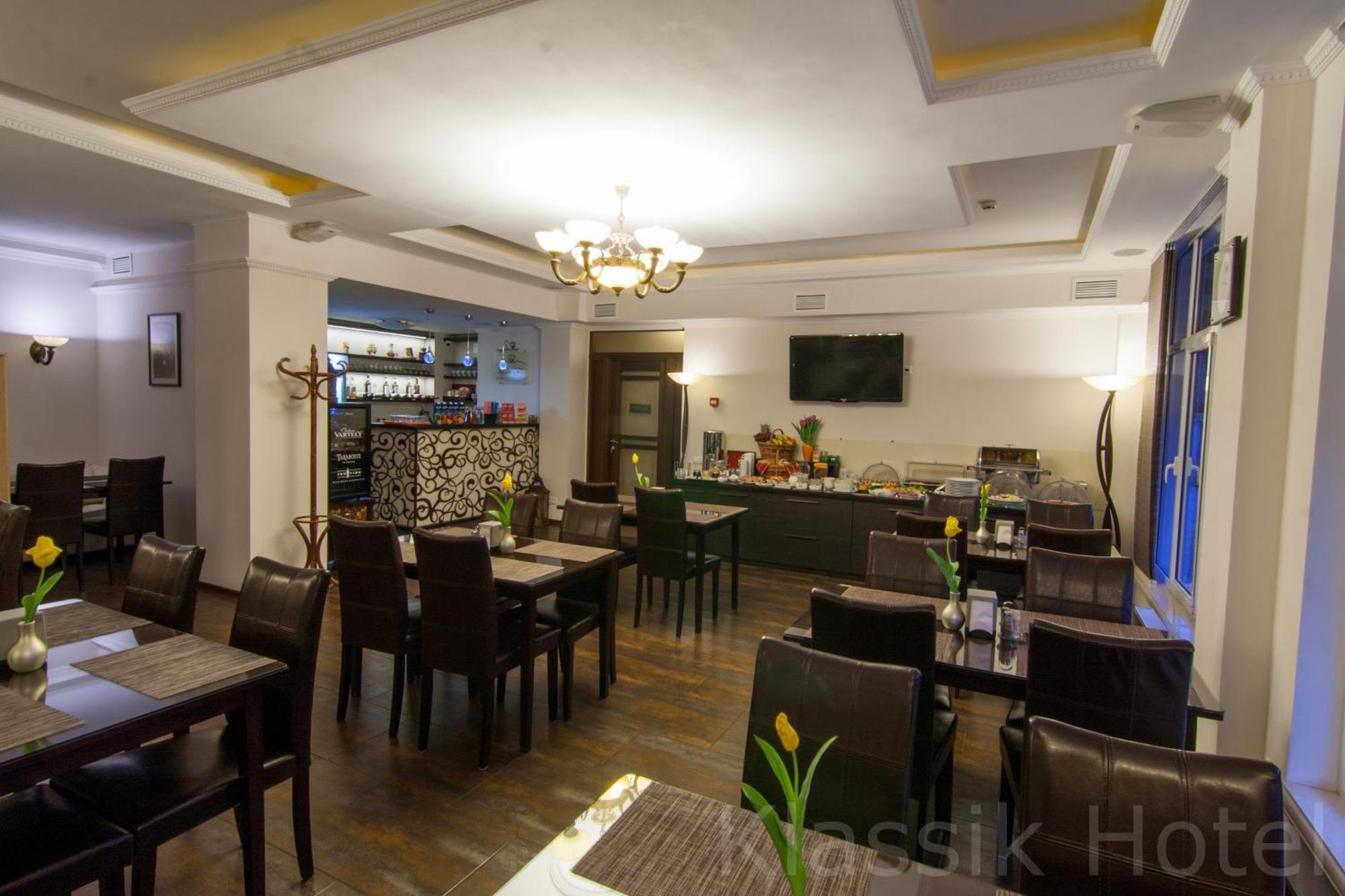 Klassik Hotel Chisinau Bagian luar foto