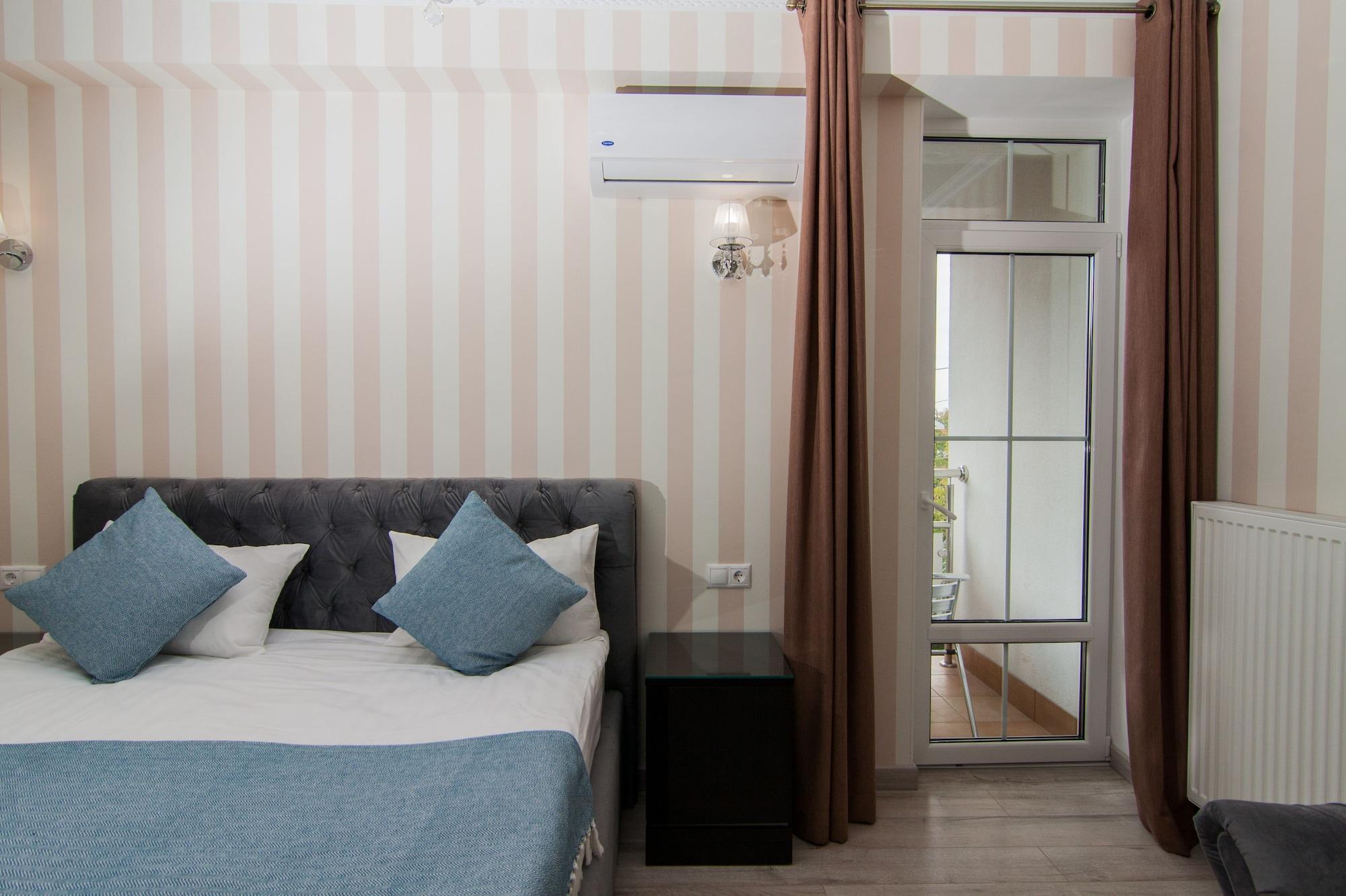 Klassik Hotel Chisinau Bagian luar foto