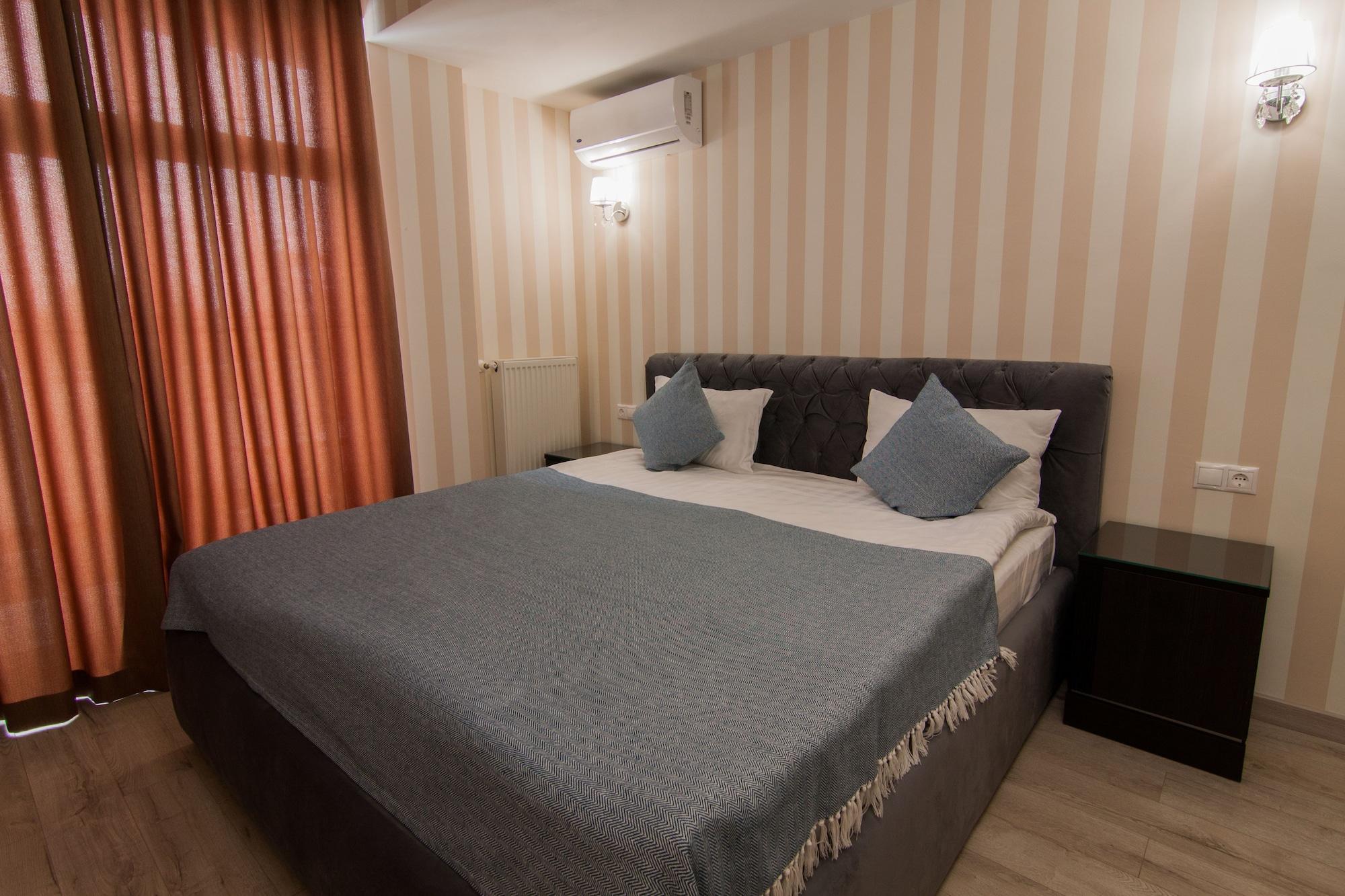 Klassik Hotel Chisinau Bagian luar foto