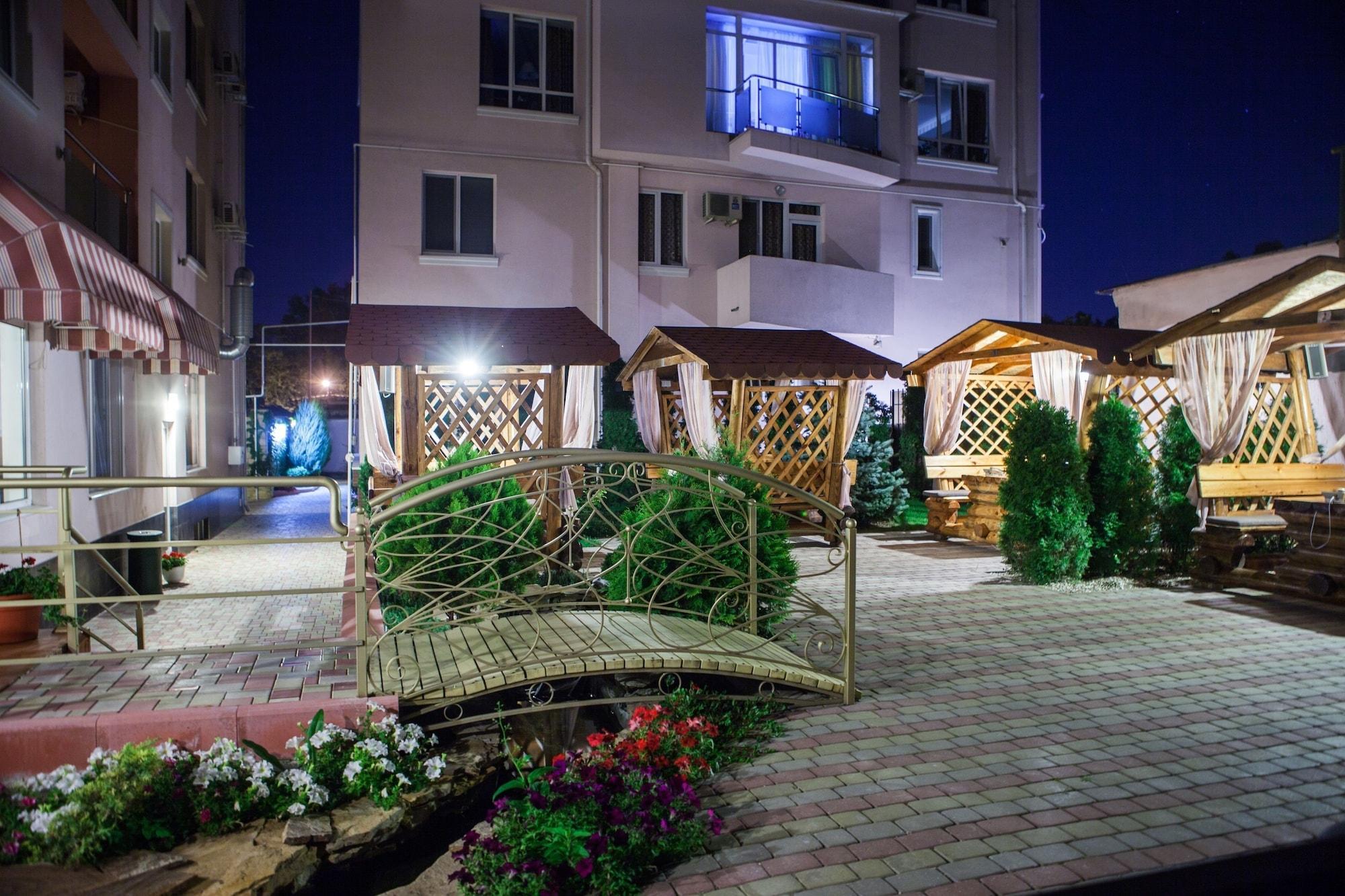 Klassik Hotel Chisinau Bagian luar foto