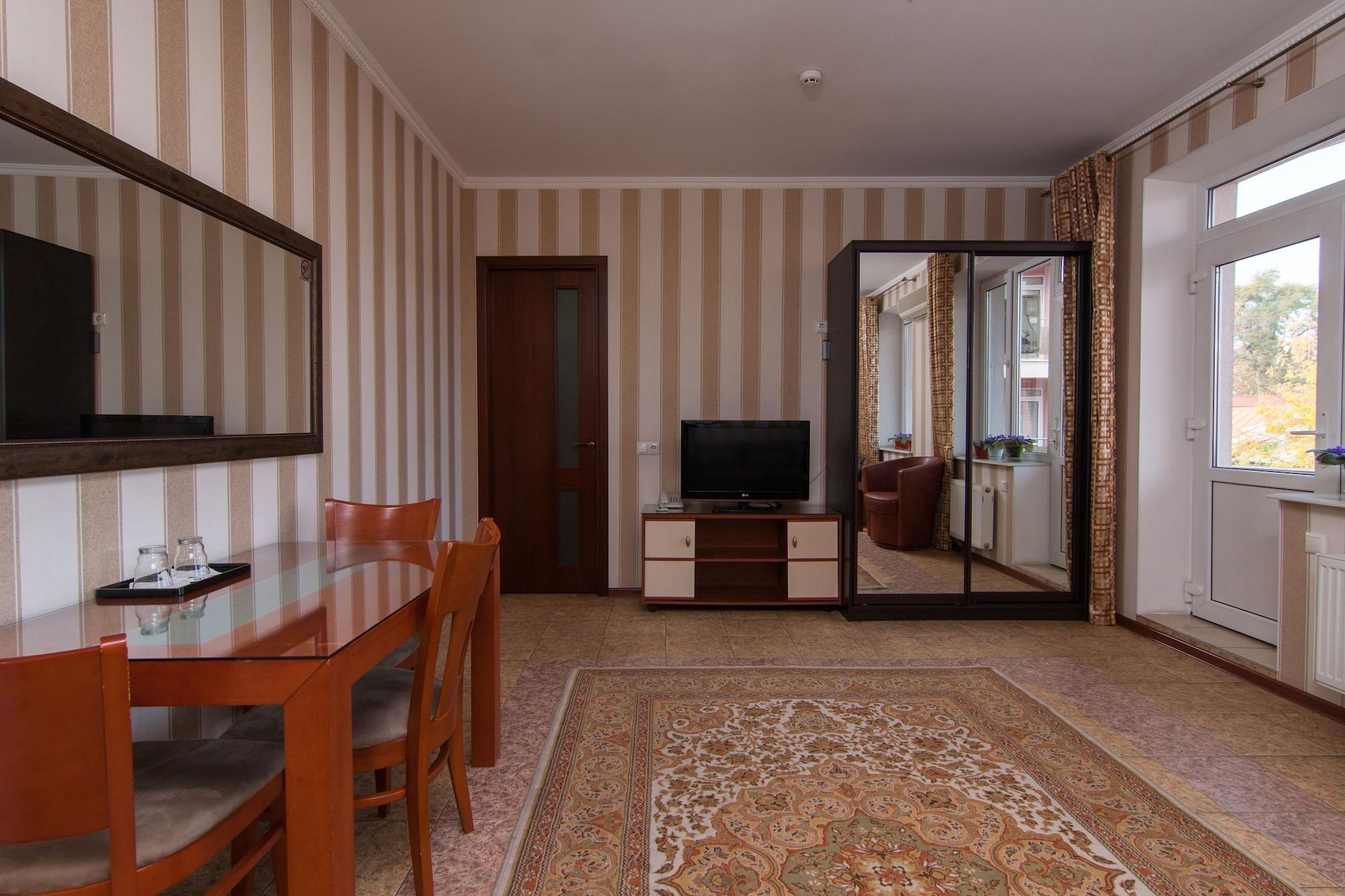 Klassik Hotel Chisinau Bagian luar foto