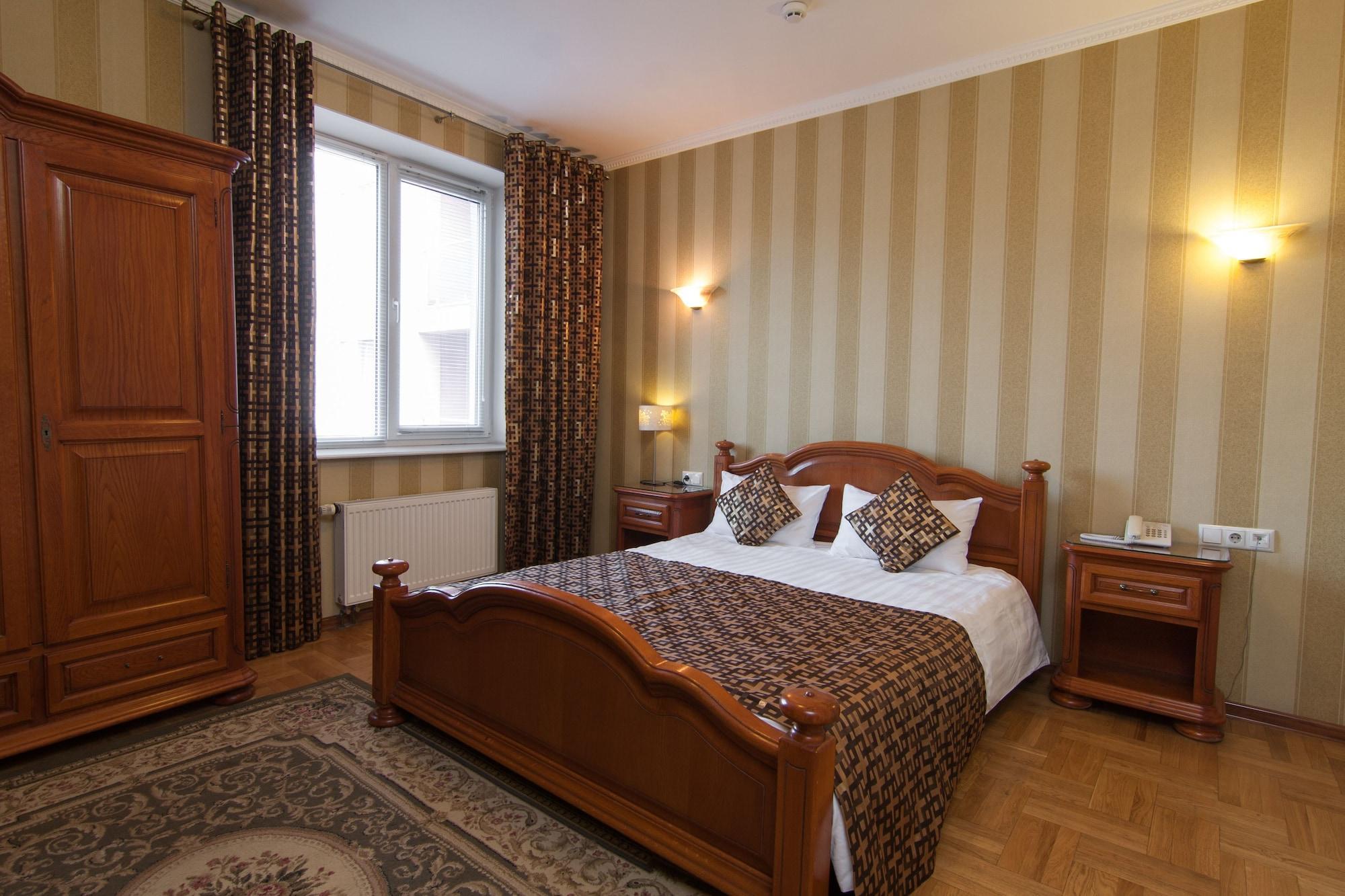 Klassik Hotel Chisinau Bagian luar foto