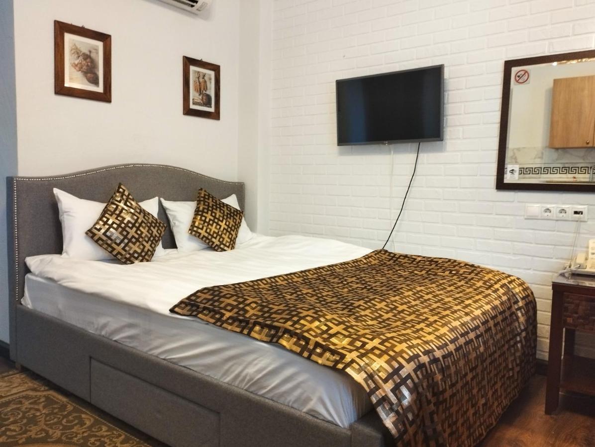 Klassik Hotel Chisinau Bagian luar foto