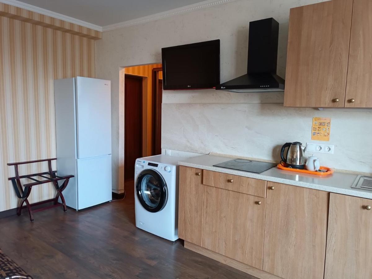 Klassik Hotel Chisinau Bagian luar foto