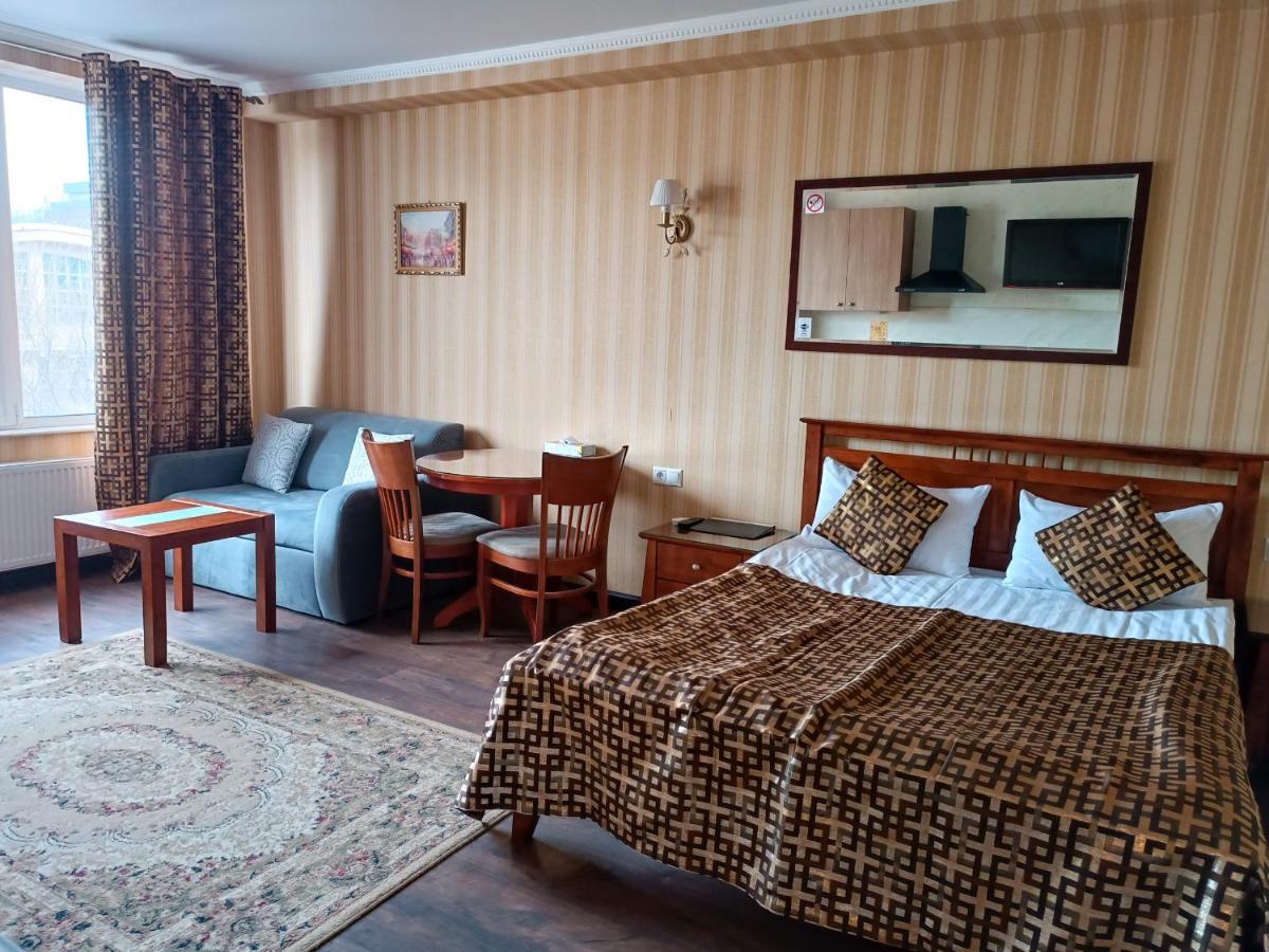 Klassik Hotel Chisinau Bagian luar foto