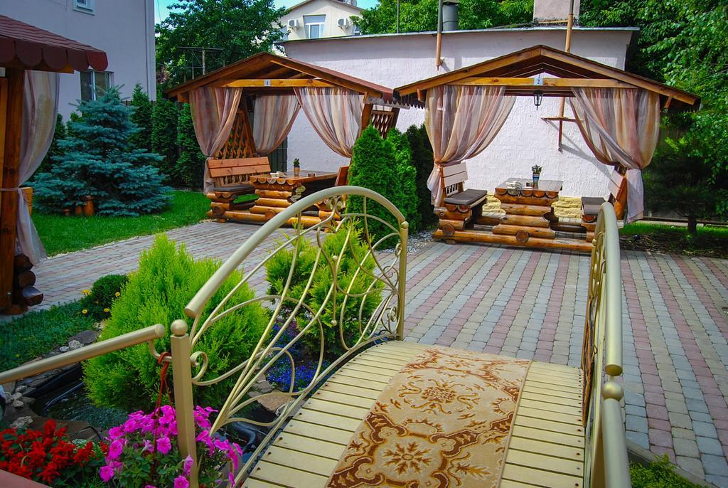 Klassik Hotel Chisinau Bagian luar foto