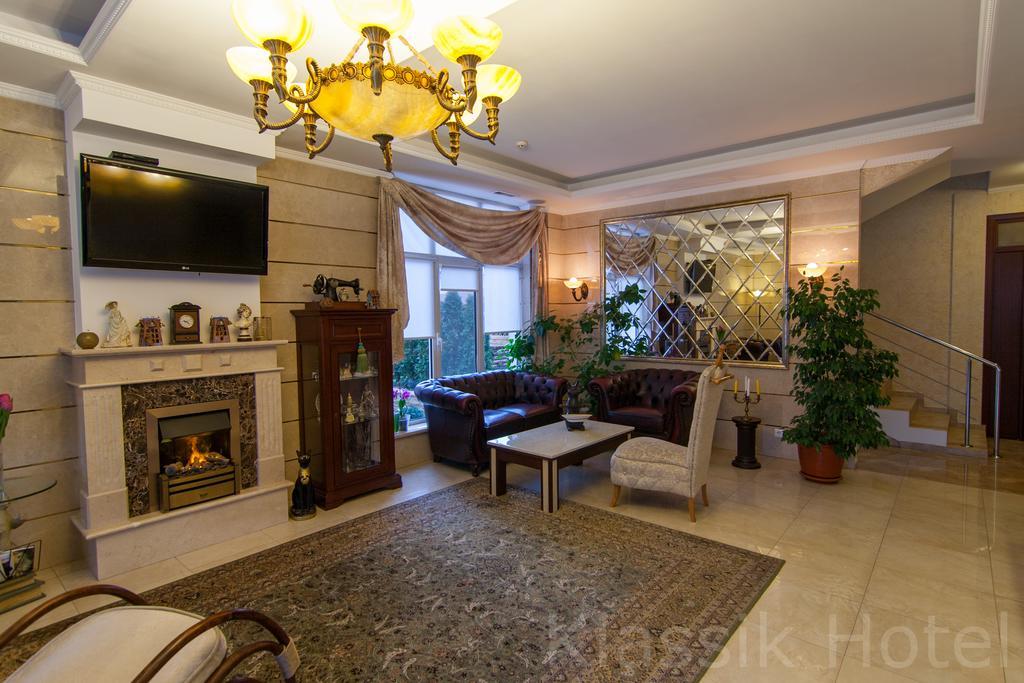 Klassik Hotel Chisinau Bagian luar foto