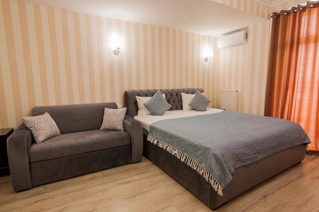 Klassik Hotel Chisinau Bagian luar foto